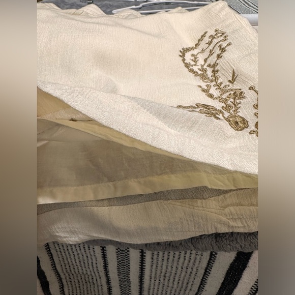 Elie Tahari Buttercream Embroidered Wide Leg Flowy Pants - Picture 8 of 9